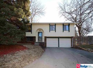 13805 Y Cir, Omaha, NE 68137