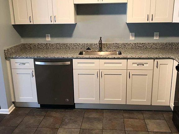 New Kitchen Cabinets