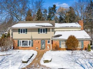 2697 Bay Dr, West Bloomfield, MI 48324