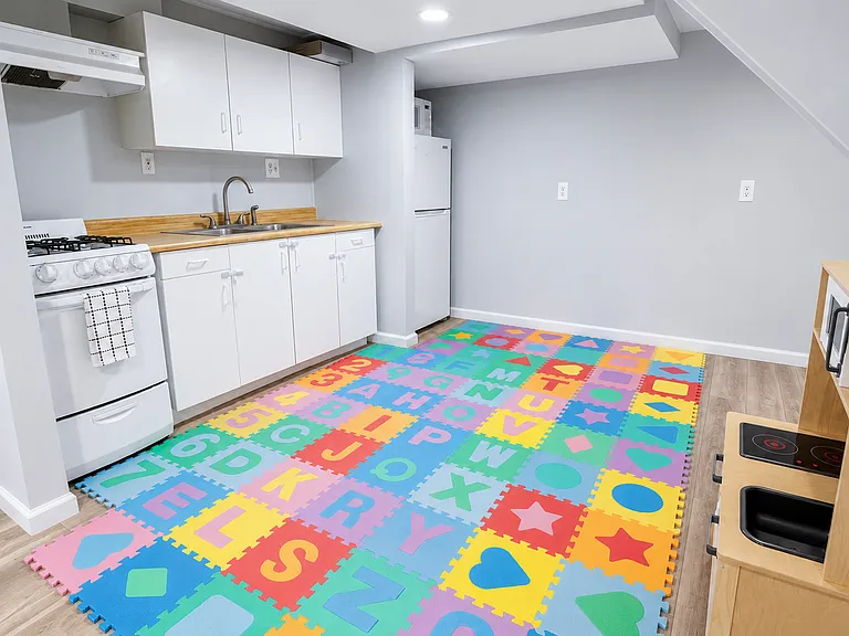 1501 Ladd St — Photo 36