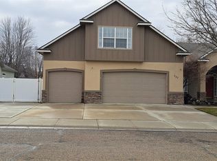 327 W Cave Bear Ct, Meridian, ID 83642