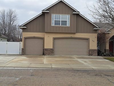 327 W Cave Bear Ct, Meridian, ID, 83642