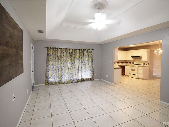 4th image of 2006 Laurel Oak Way