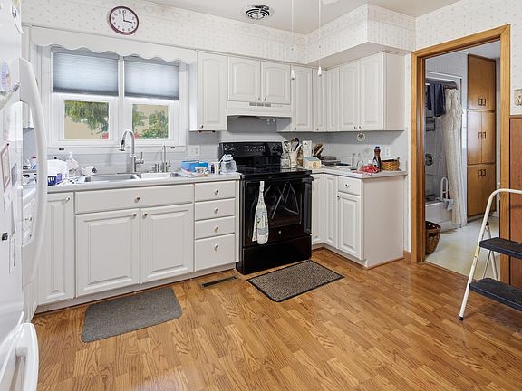 2nd image of 1106 Buckland Ave