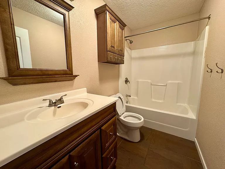 18410 Charity Dr — Photo 12