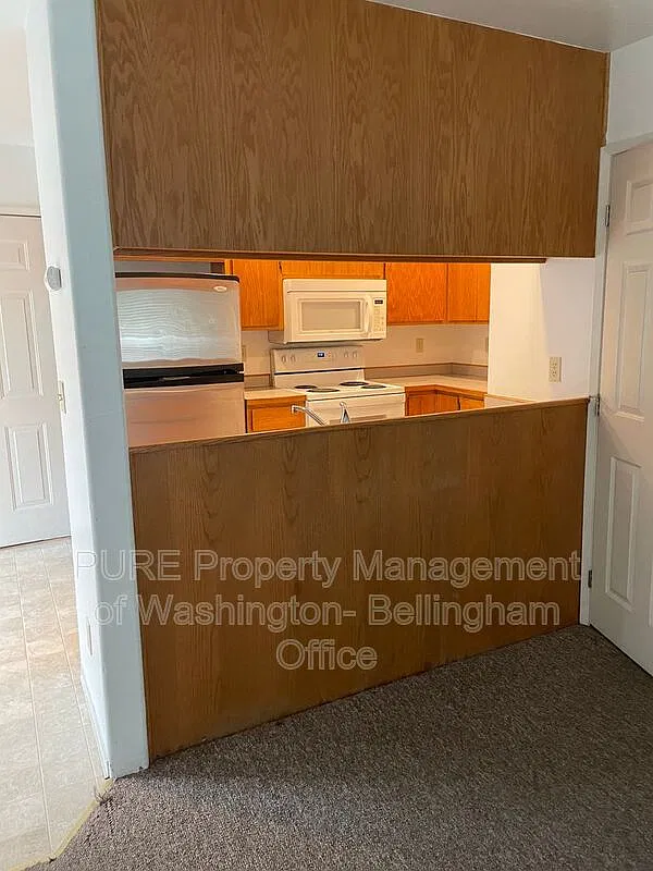 3 bed, 2.5 bath, 1236 sqft, $1,995 — Photo 2