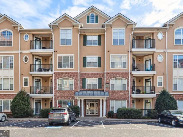 1106 Stratford Cmns, Decatur, GA 30033