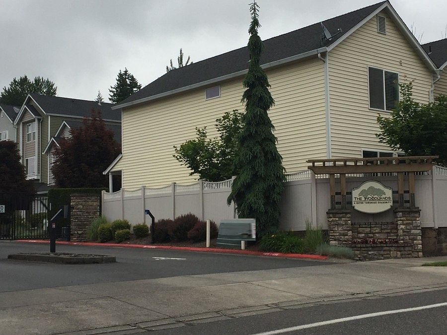 2nd image of 2206 NE 140th St