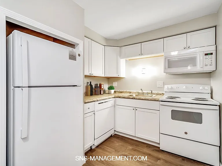 Autumn Hills Apartments — Photo 37