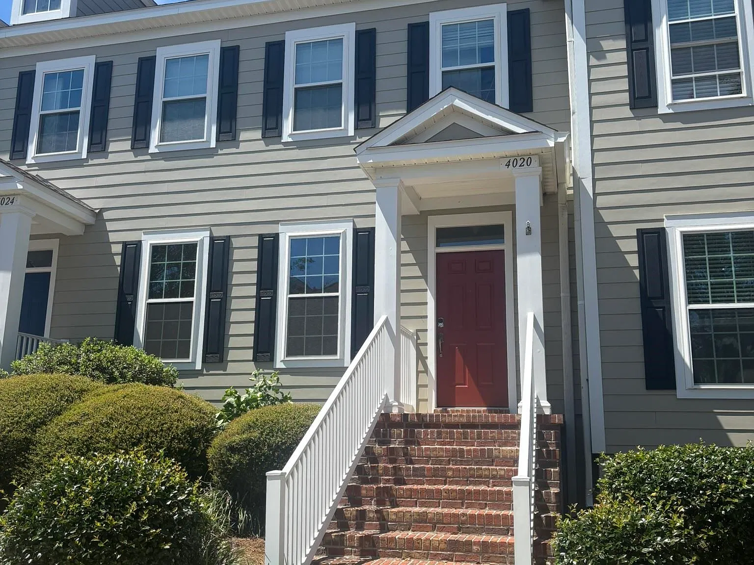 2 bed, 2.5 bath, 1324 sqft, $1,850 — Photo 1