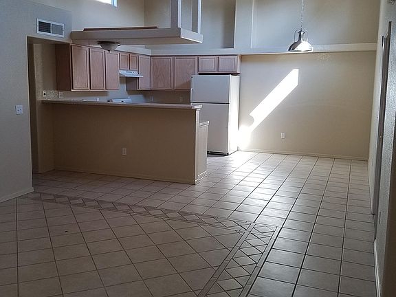 5th image of 2357 Santo Domingo Ave #3