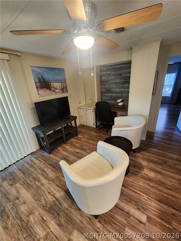 2 bed, 2.0 bath, 1471 sqft, $3,250 — Photo 4