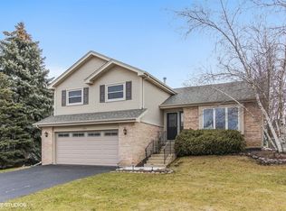 1190 Tracie Dr, Lake Zurich, IL 60047