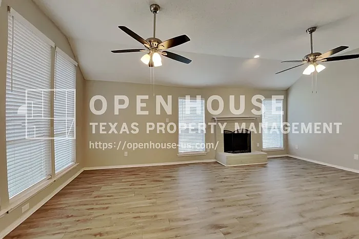 511 Brazos St — Photo 6