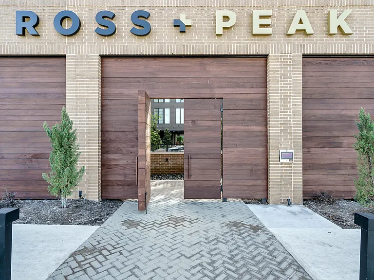 Ross + Peak — Photo 57