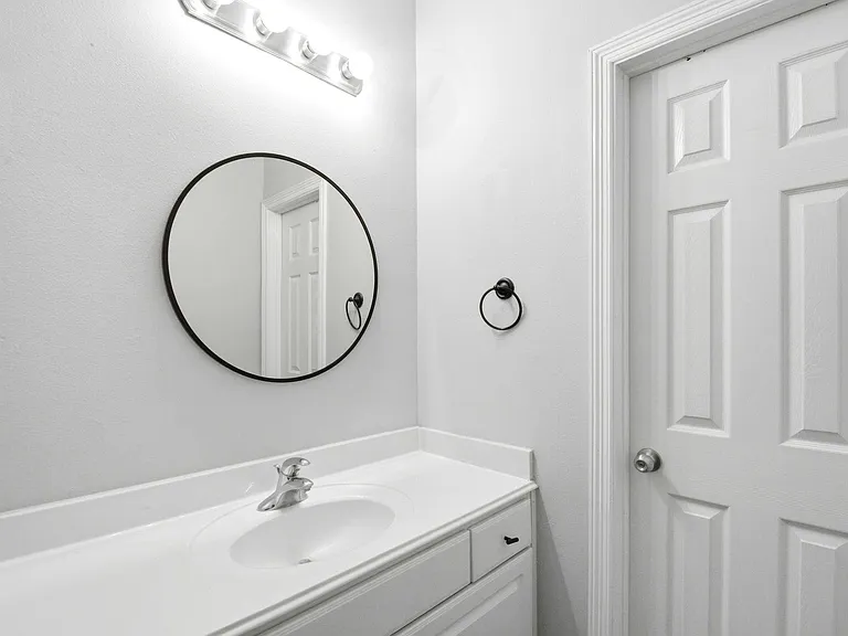 930 Sterling Creek Cir — Photo 26