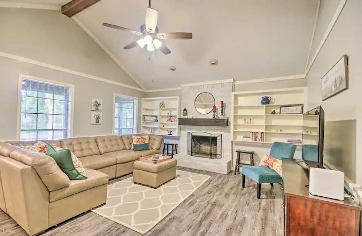 3 bed, 1500 sqft, $5,100 — Photo 2