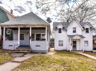 260-262 Villa St, Elgin, IL 60120