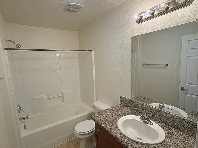 2111 Bella Oaks Dr — Photo 5