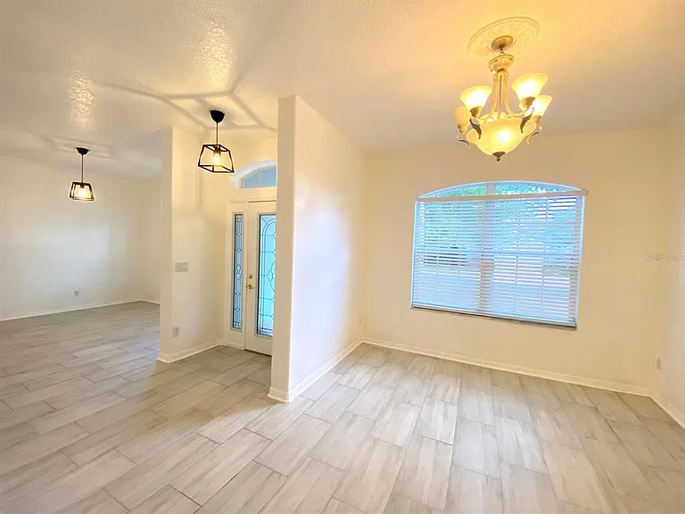 3837 Fallscrest Cir — Photo 3