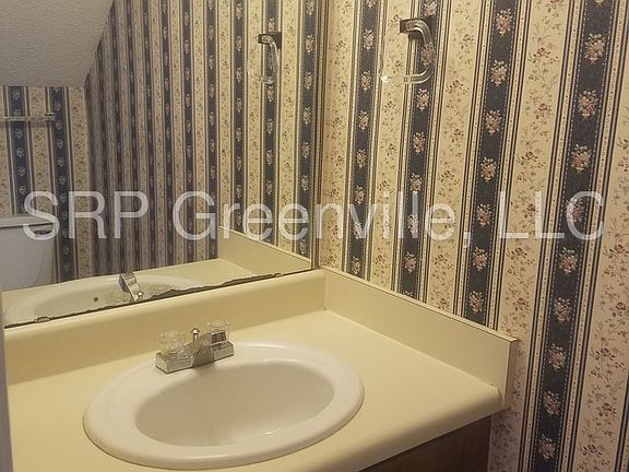 4th image of 125 Montague Dr