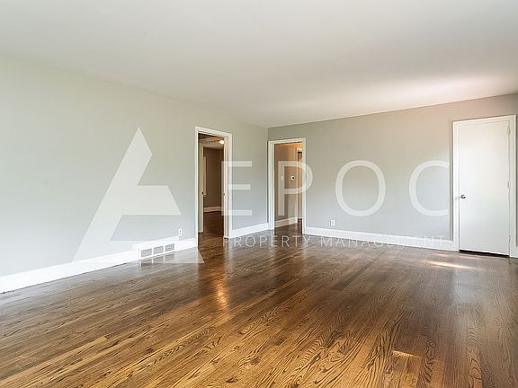 3rd image of 605 Westwood Dr