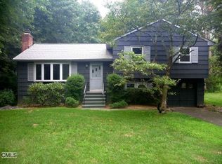3 Junebar Ln, Norwalk, CT 06851
