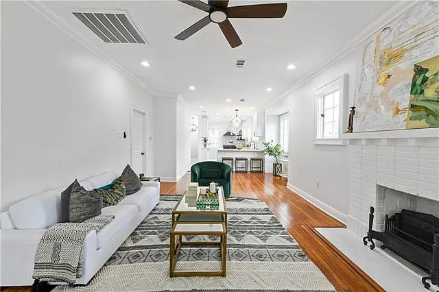 2340 Broadway St — Photo 9