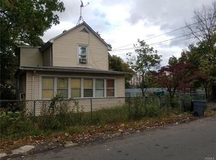 4 Hoffman St, Spring Valley, NY 10977