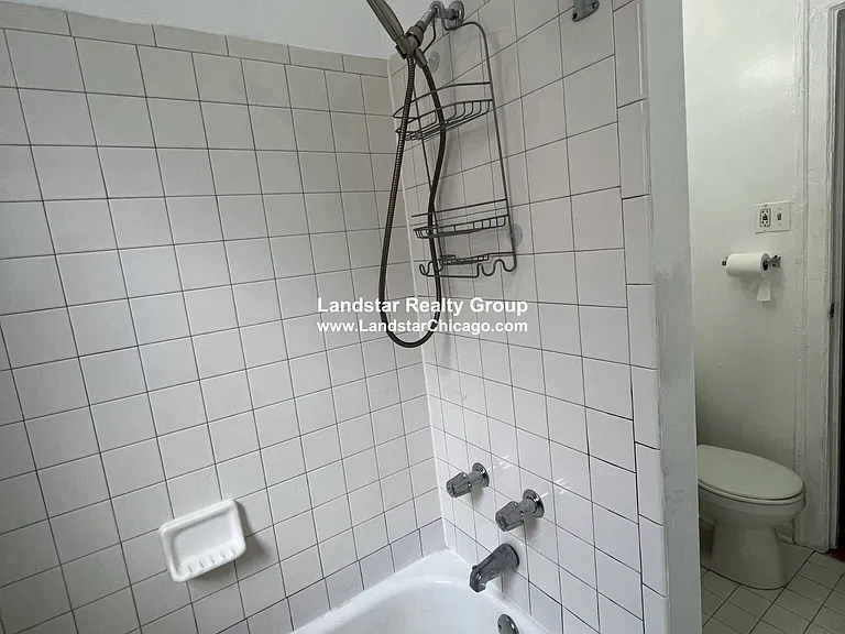 1363 W Estes Ave #1T — Photo 7