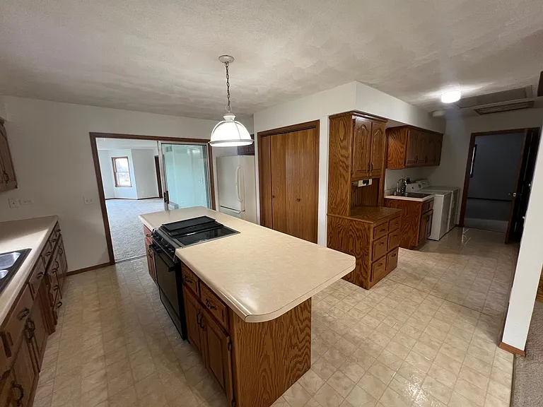 1085 W State Highway Cc — Photo 16