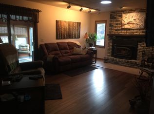 357 Robins Run, Burlington, WI 53105