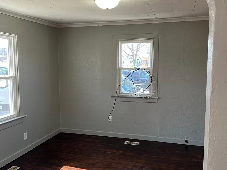 310 Mary Ave — Photo 4