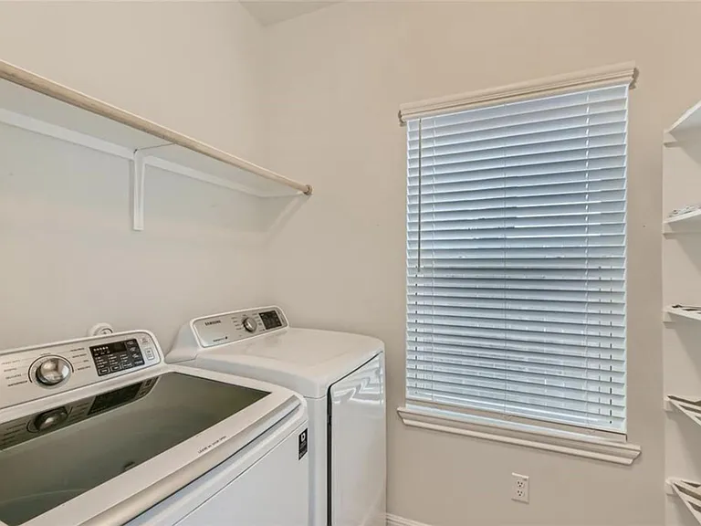 176 Bosque Dr — Photo 14
