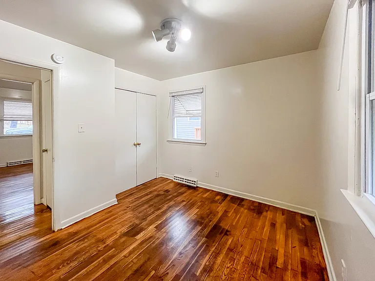 305 S 9th Ave — Photo 7