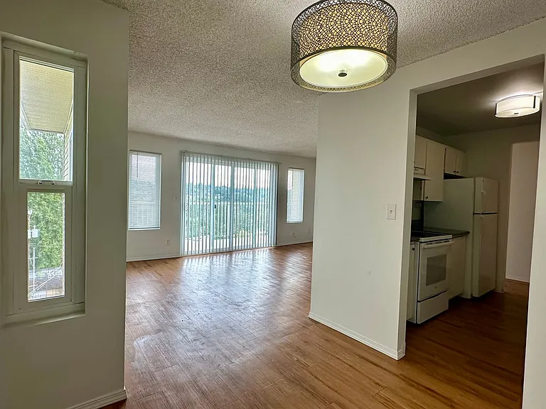 Avalon Apartments — Photo 2