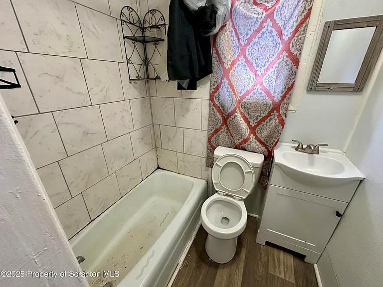 1416 Saint Ann St — Photo 2