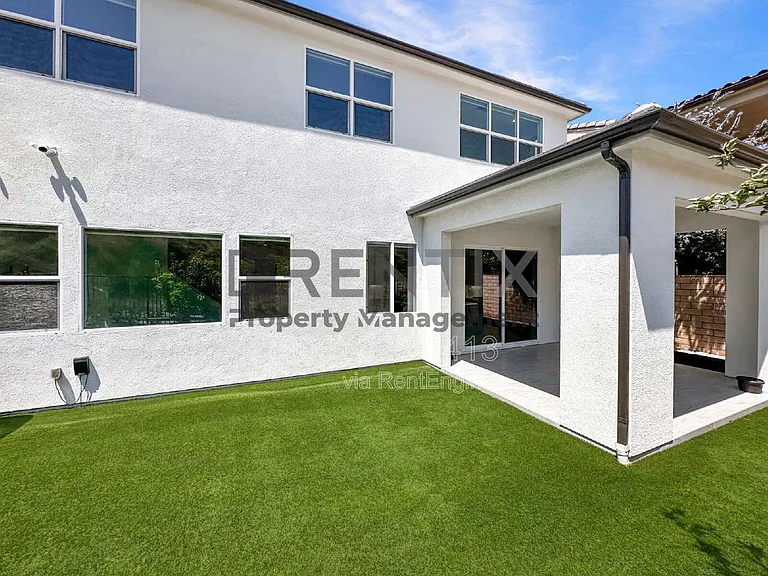 19206 Blackthorn Dr — Photo 52