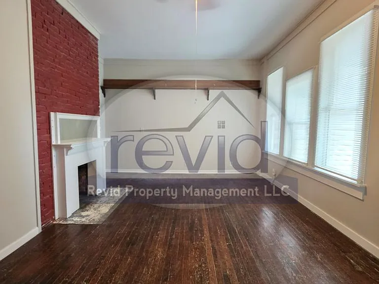 85 Evergreen — Photo 6