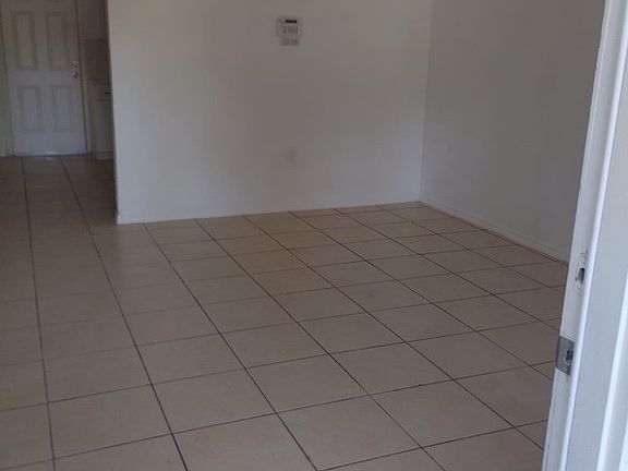 5th image of 1729 Birchwood Cir APT 2
