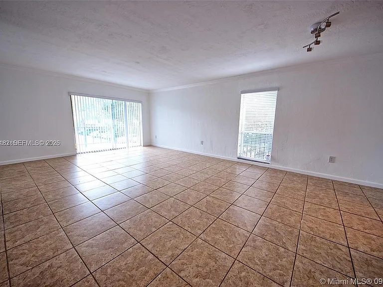 6900 N Kendall Dr #A209 — Photo 2