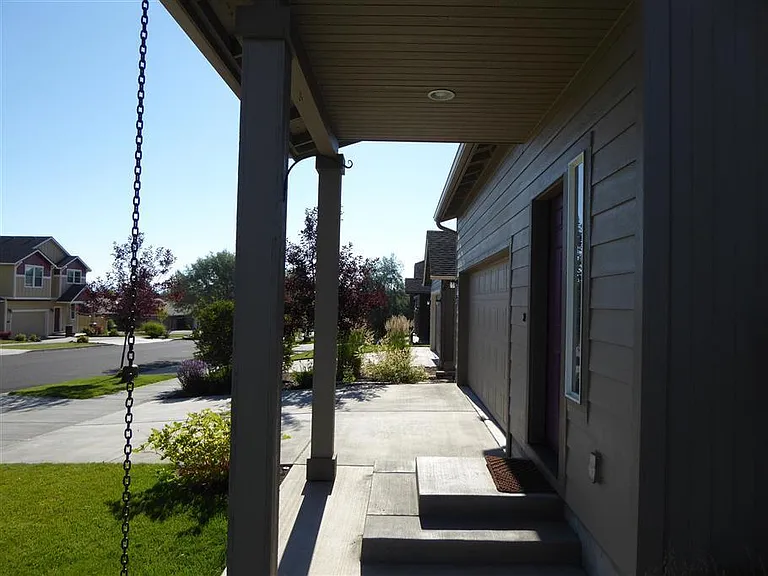 2845 NE Aldrich Ave — Photo 3