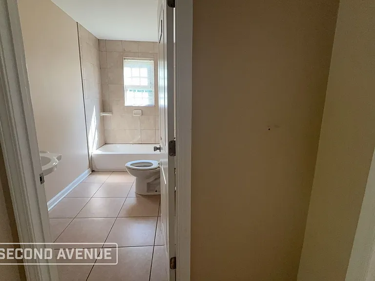 3132 Lamphier Ave — Photo 7