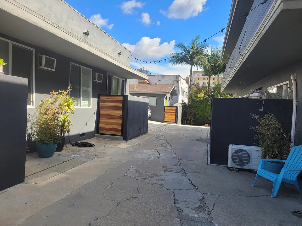 608 N Rampart Blvd #1