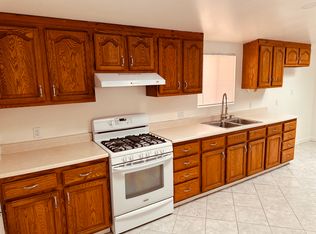 1552 Gardenia Ave, Long Beach, CA 90813
