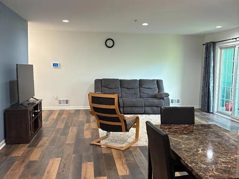 202 Rip Van Dam Ct #202 — Photo 9