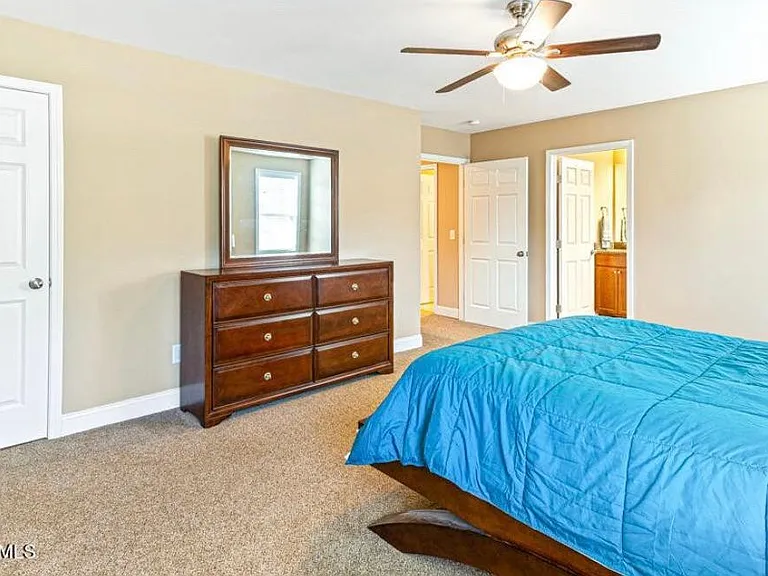 301 N Saylor St — Photo 10