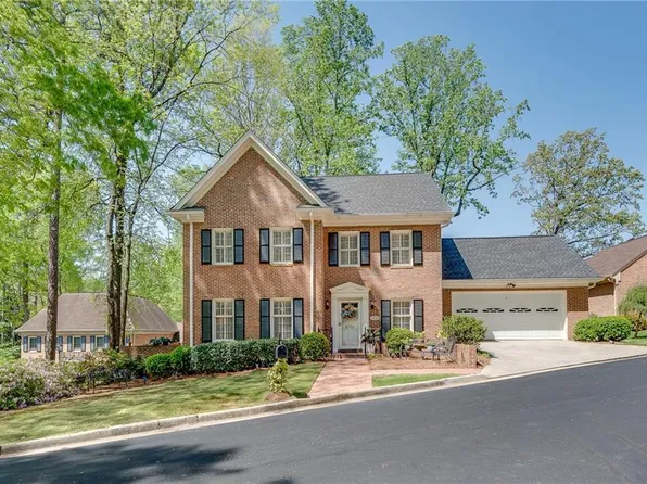 1826 Bedfordshire Ct, Decatur, GA 30033