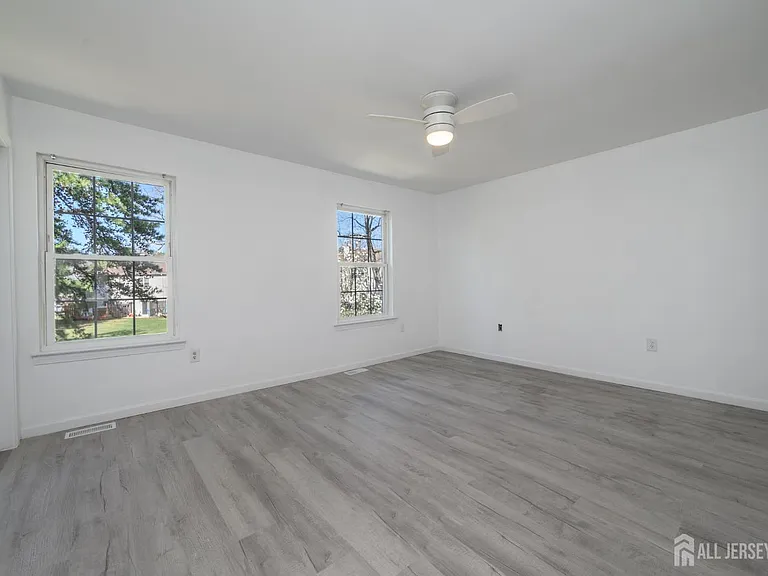 805 Darlington Dr — Photo 15