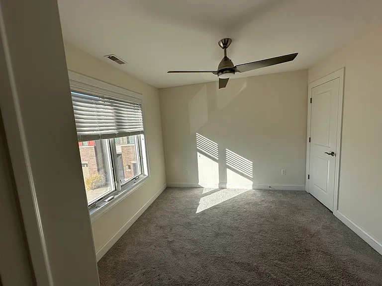 1361 Slate Ct — Photo 18